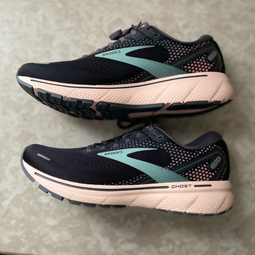 Brooks Women’s Ghost 14 Running Shoes Size 10.5 Black/Pearl/Peach